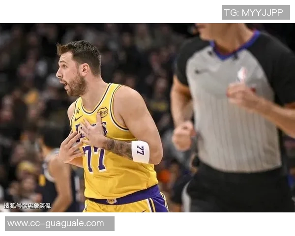 穆雷狂砍42分引领球队逆转末节独得16分展现杀神本色 穆雷狂砍42分引领球队逆转末节独得16分展现杀神本色